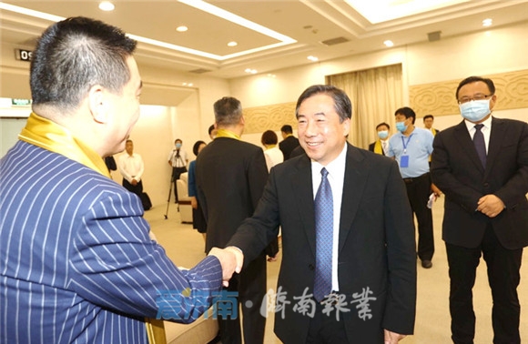 大力弘扬企业家精神与企业同舟共济扬帆远航 孙立成孙述涛会见“影响济南”经济人物评选获奖企业家