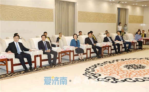 大力弘扬企业家精神与企业同舟共济扬帆远航 孙立成孙述涛会见“影响济南”经济人物评选获奖企业家