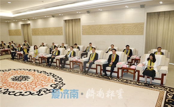 大力弘扬企业家精神与企业同舟共济扬帆远航 孙立成孙述涛会见“影响济南”经济人物评选获奖企业家